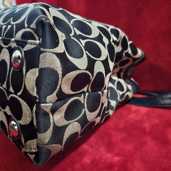 Coach Penelope Signature Shoulder Bag - Picture 9 of 16